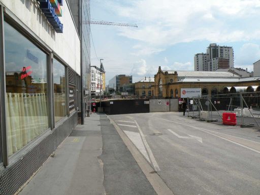  travaux devant la gare, rue Piroux